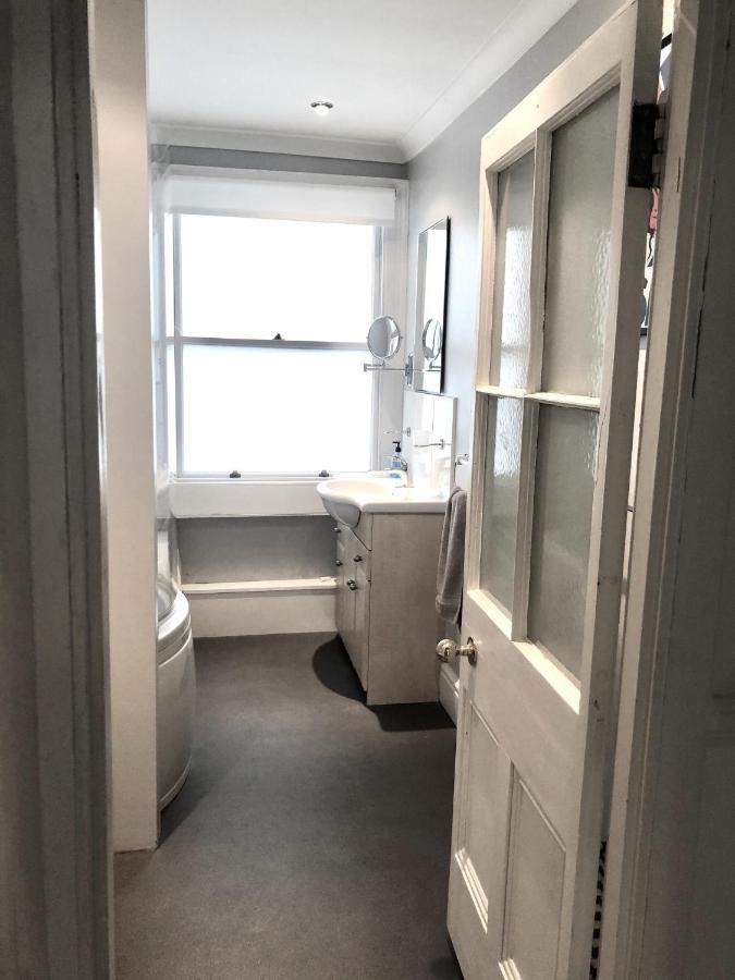 Lauras Townhouse Apartments Thomas Street Townhouse Bath Bagian luar foto