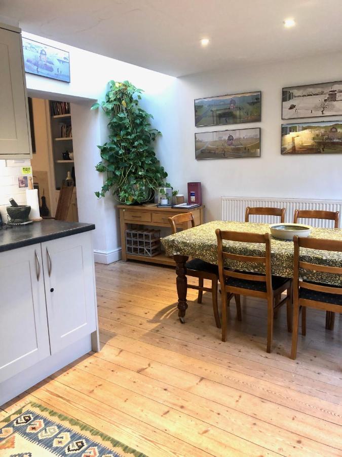 Lauras Townhouse Apartments Thomas Street Townhouse Bath Bagian luar foto