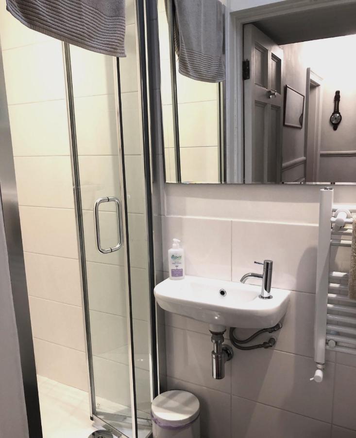 Lauras Townhouse Apartments Thomas Street Townhouse Bath Bagian luar foto