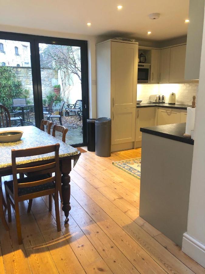 Lauras Townhouse Apartments Thomas Street Townhouse Bath Bagian luar foto